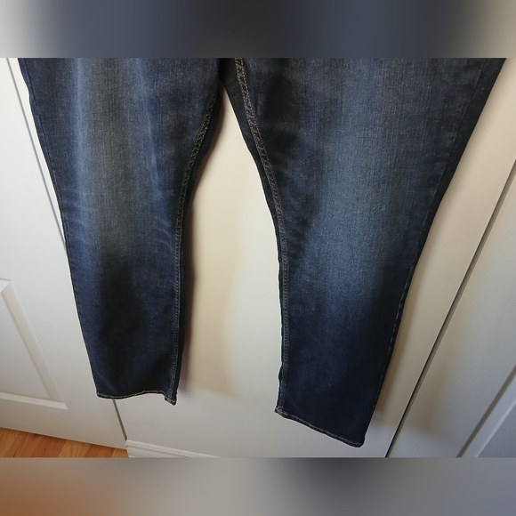 NWT Silver The Athletic Men Jeans Size 46x32 Loose Fit Tapered Leg Dark Blue - Picture 3 of 13